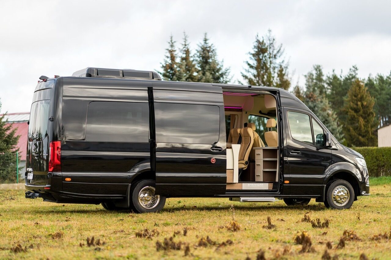Private Luxury Black VIP Sprinter/Crafter